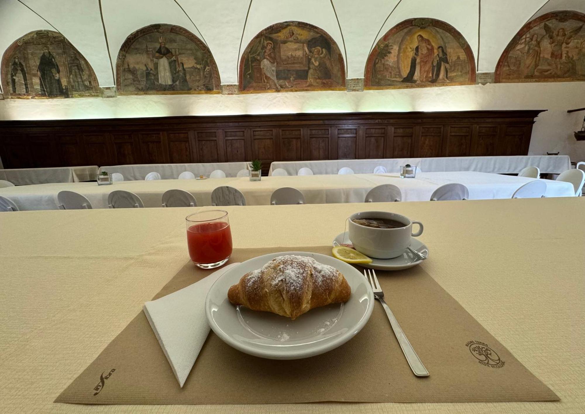 Hotel Monastero SS. Annunziata Todi Esterno foto Breakfast at the Caffè Greco