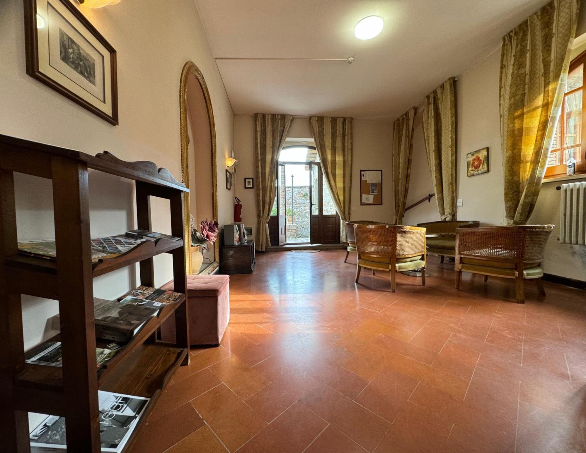 Hotel Monastero SS. Annunziata Todi Esterno foto The interior of the museum