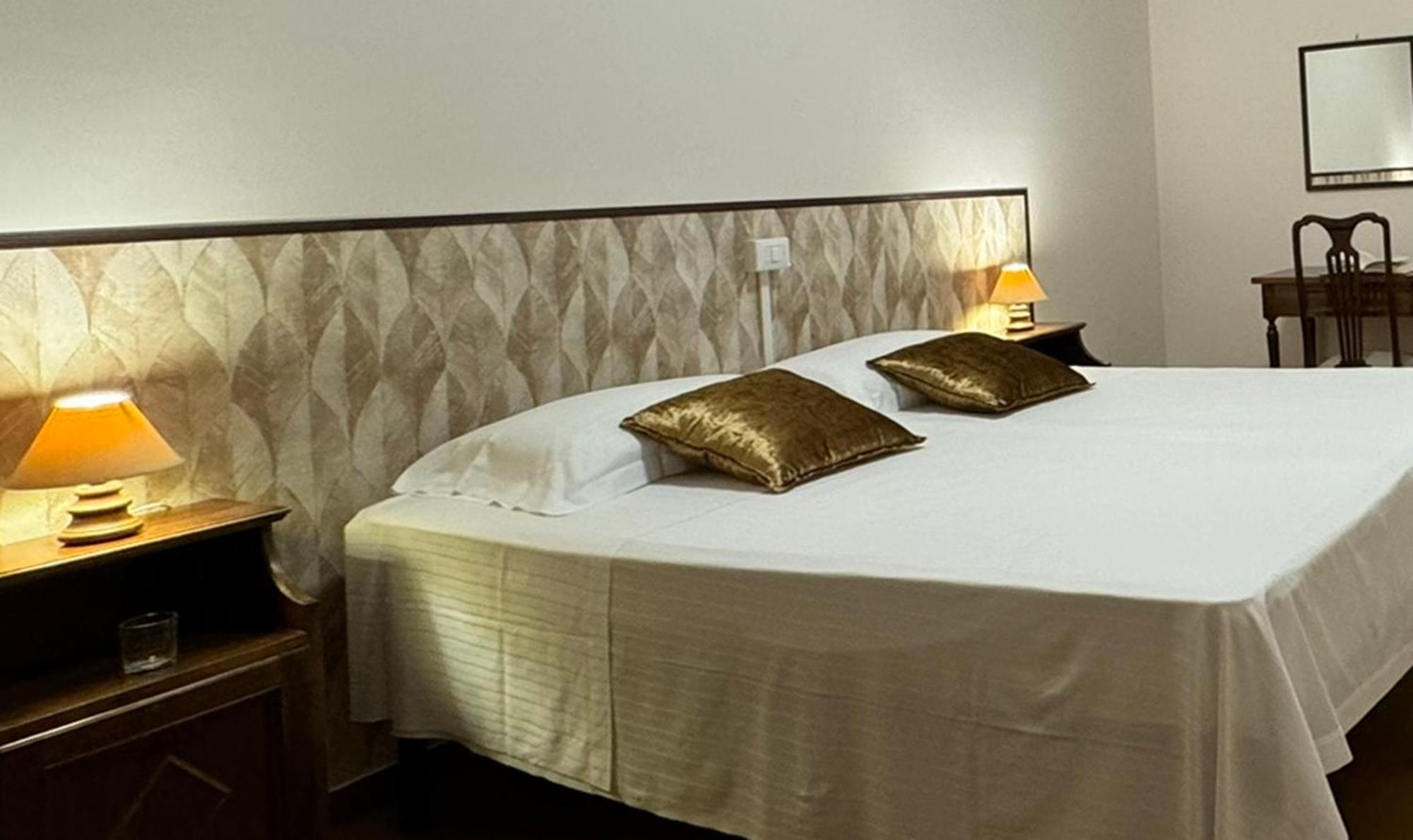 Hotel Monastero SS. Annunziata Todi Esterno foto A bed